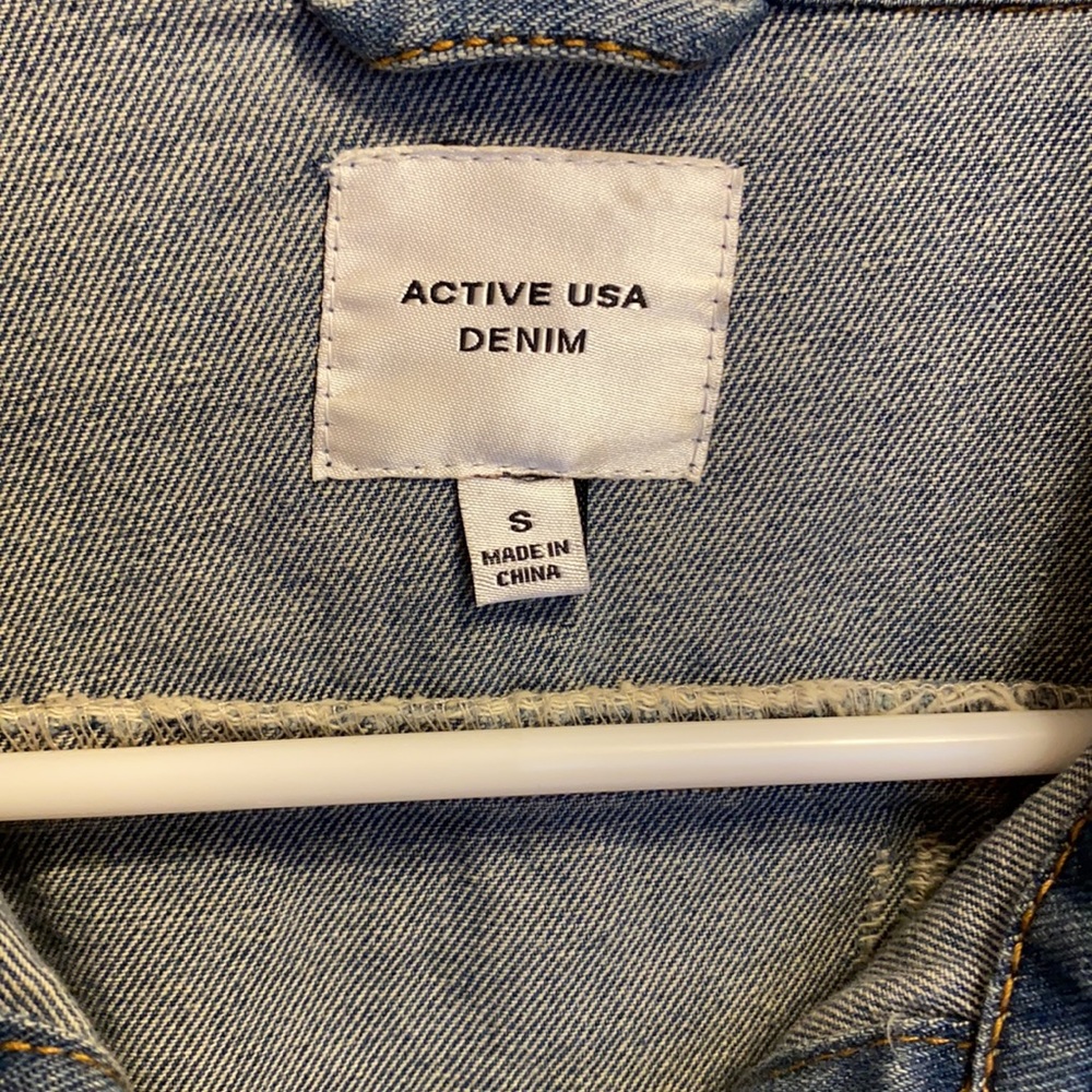 Distressed denim jacket - Picture 2 of 5